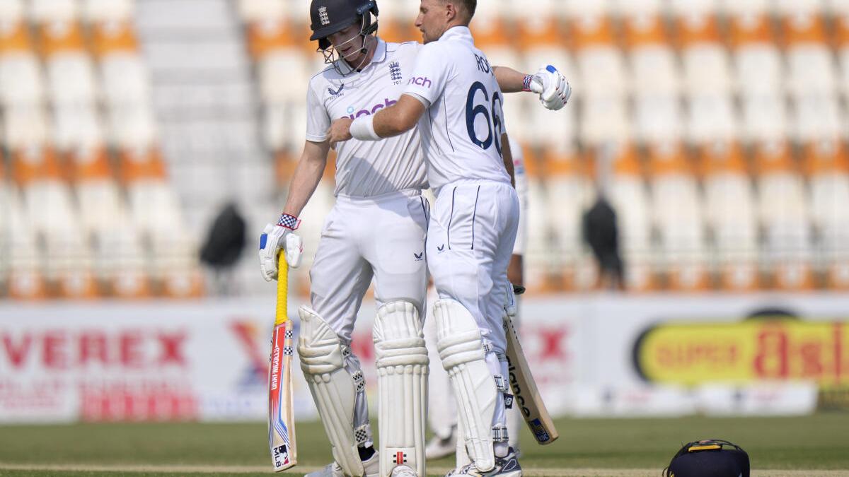 PAK vs ENG 1st Test, Day 3 LIVE score: Root brings up 150, Brook scores hundred as England go past 400